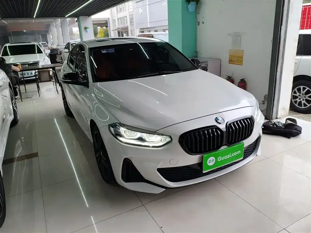 BMW 1 Series 2023 из CN, фото 4