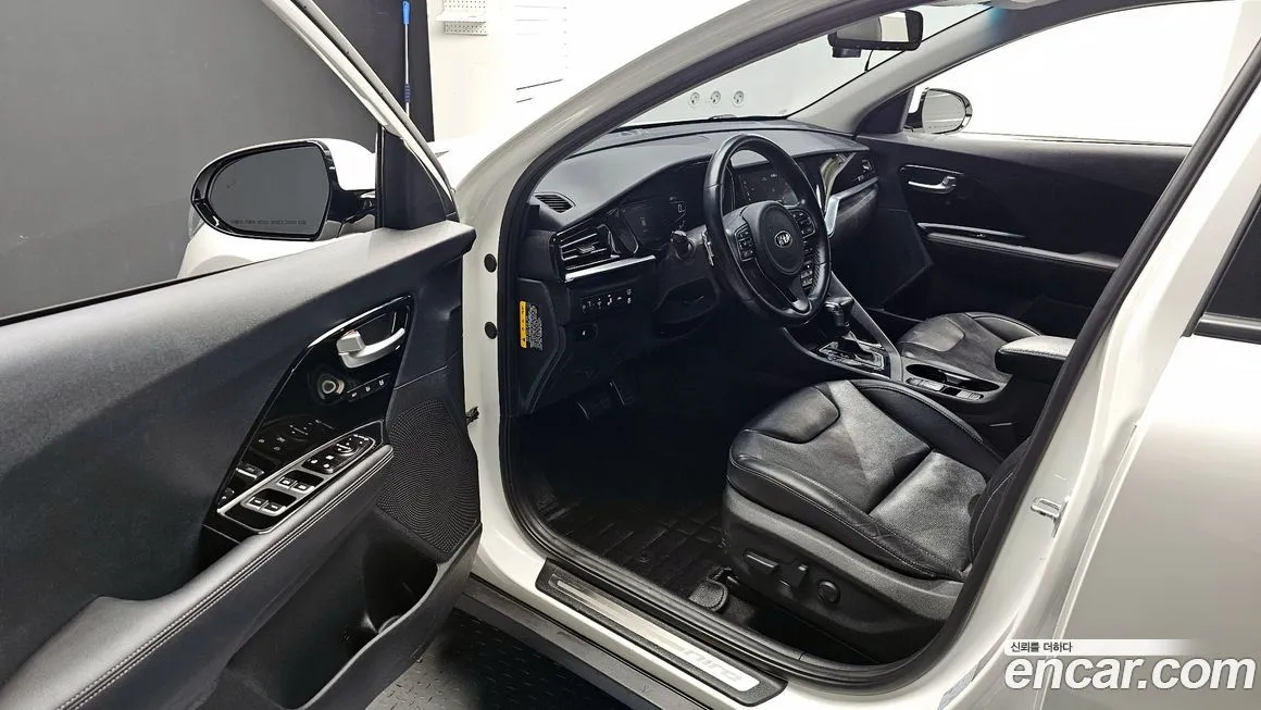 Kia Niro — фото 10