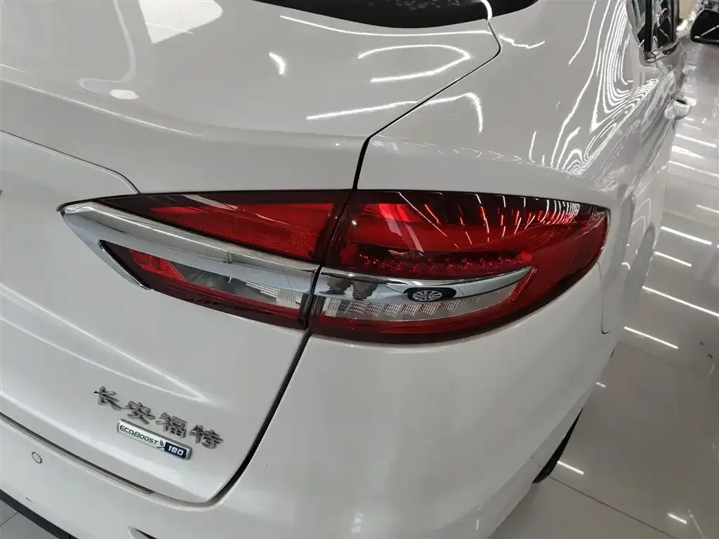 Ford Mondeo 2021 из CN, фото 8