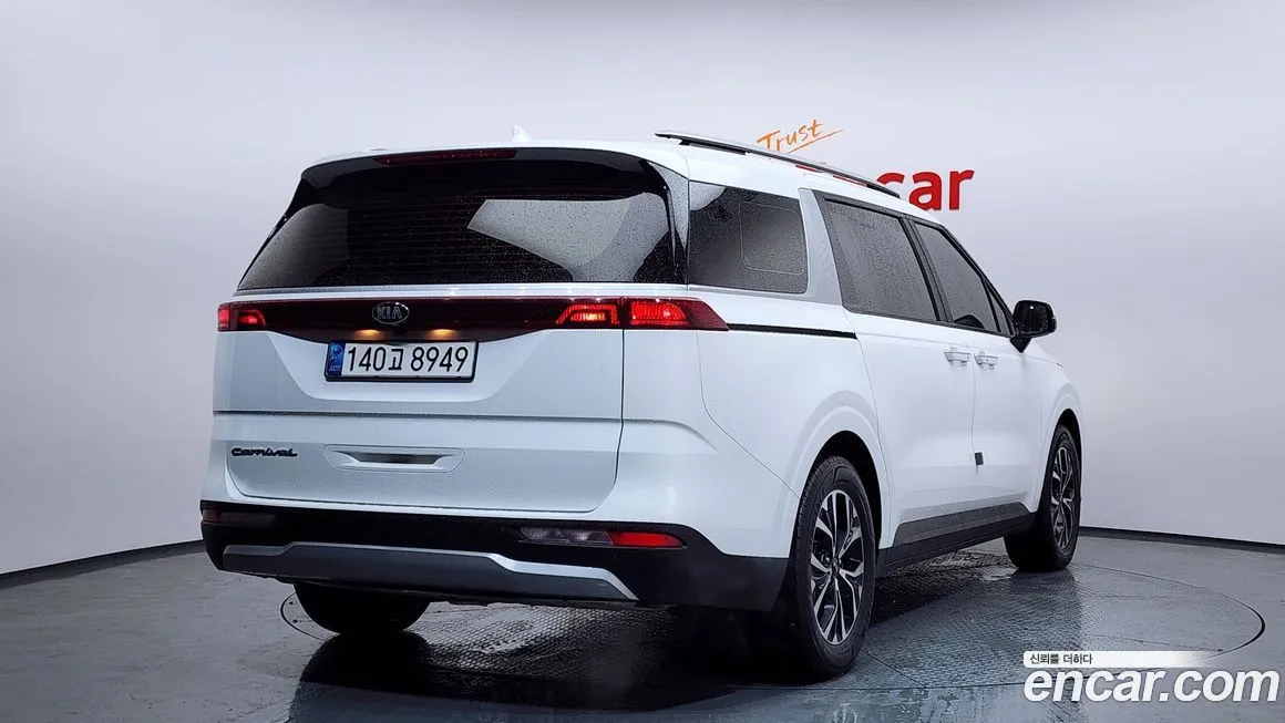 Kia Carnival — фото 2