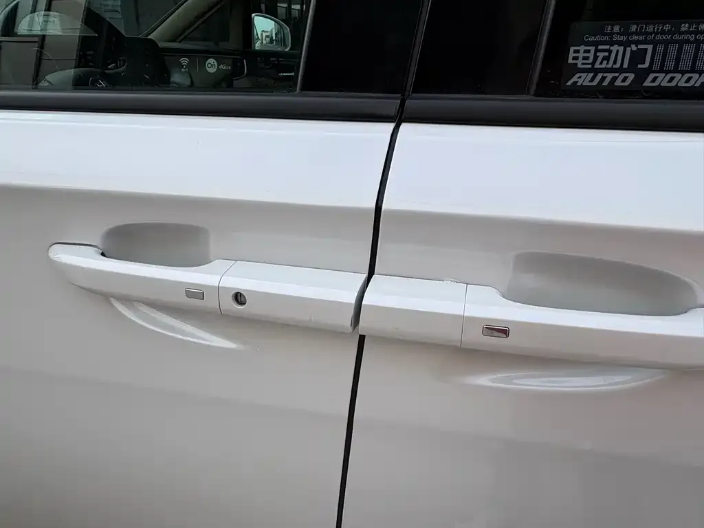 Buick GL8 2022 из CN, фото 10