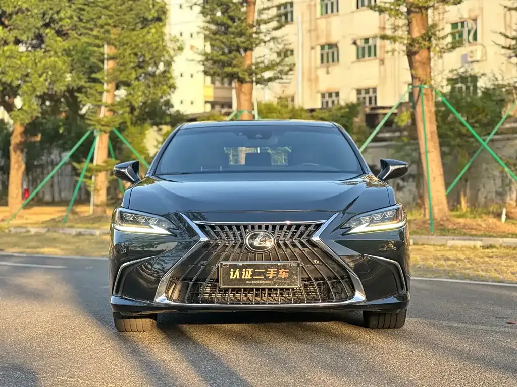Lexus ES 2023 из CN, фото 2