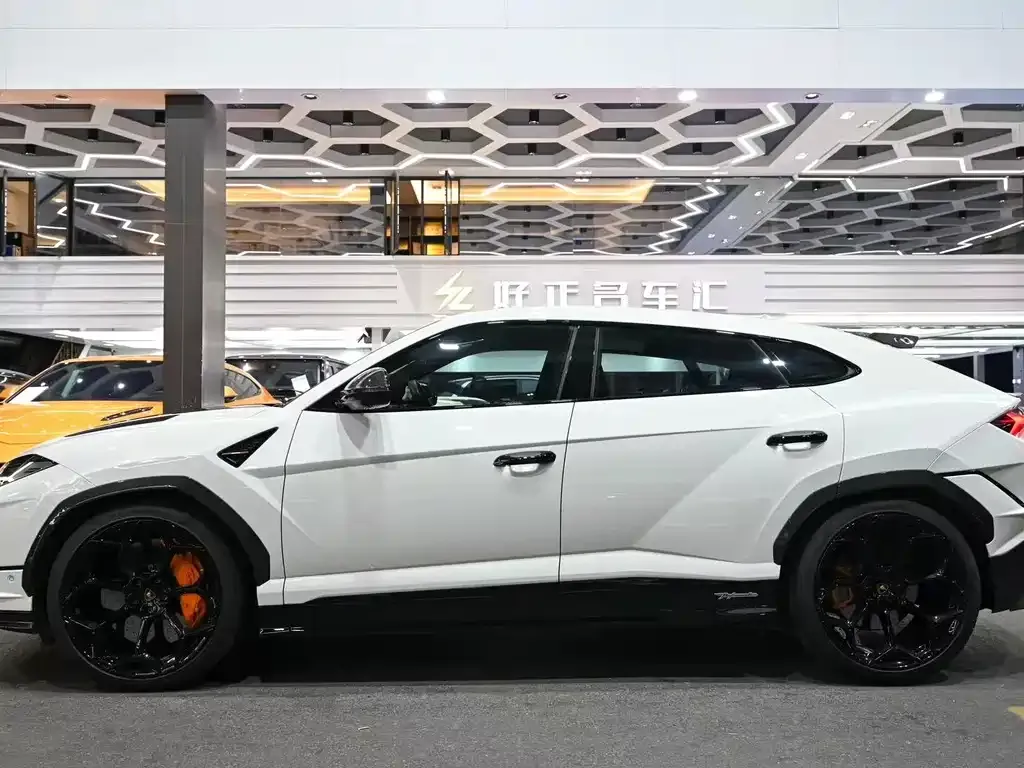 Lamborghini Urus — фото 2