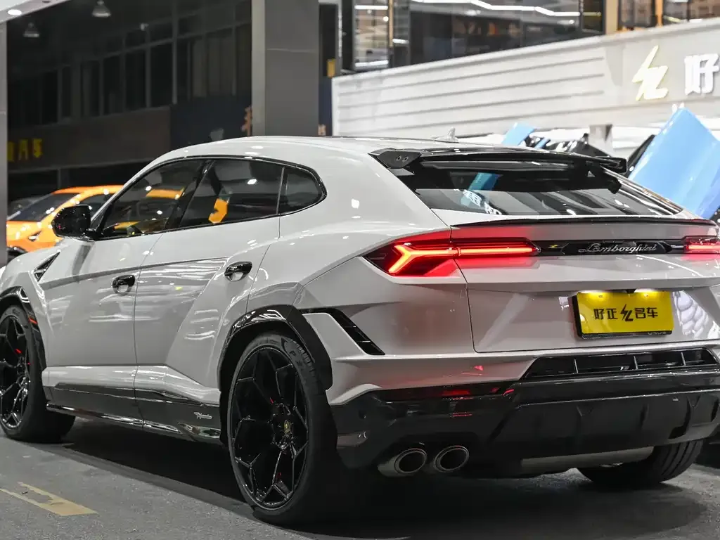 Lamborghini Urus — фото 3
