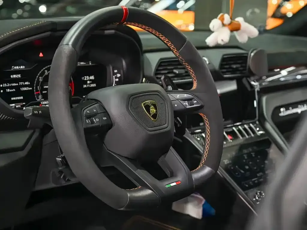 Lamborghini Urus — фото 9