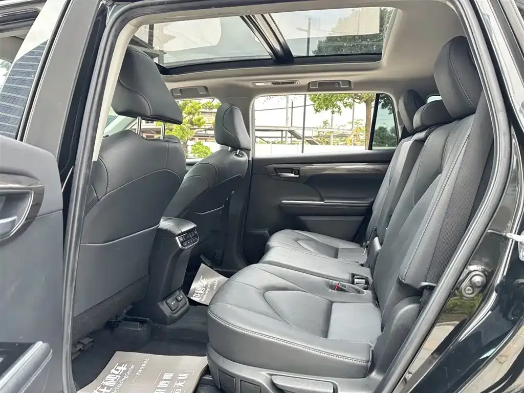 Toyota Highlander 2022 из CN, фото 9