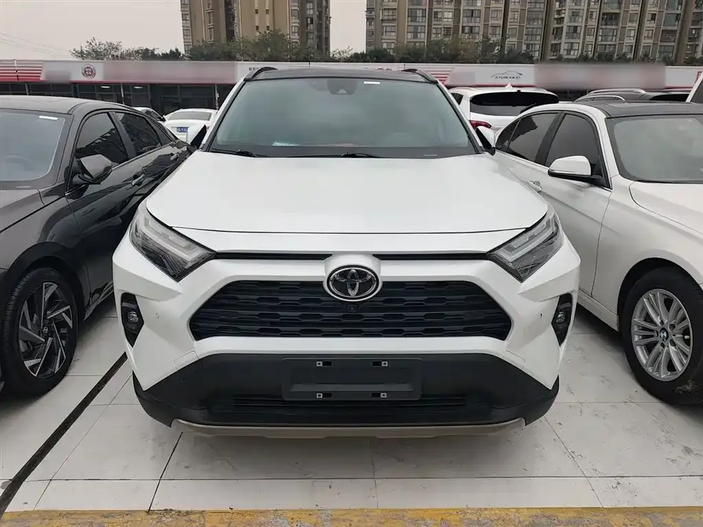 Toyota RAV4 2023 из CN, фото 3