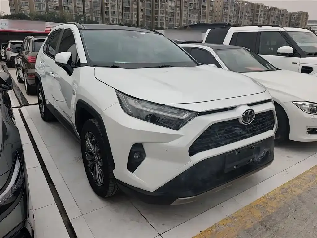 Toyota RAV4 2023 из CN, фото 4