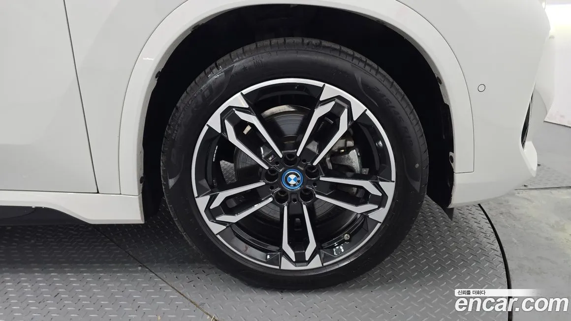 BMW iX1 2023 из KR, фото 5