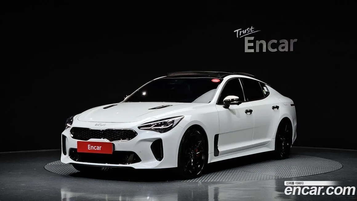 Kia Stinger — фото 1
