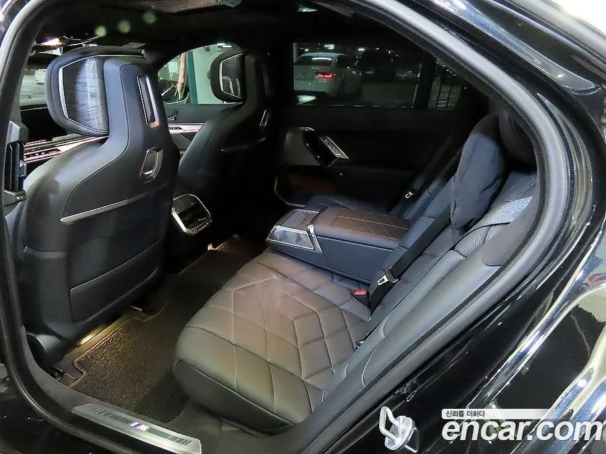 BMW 7-Series 2023 из KR, фото 10