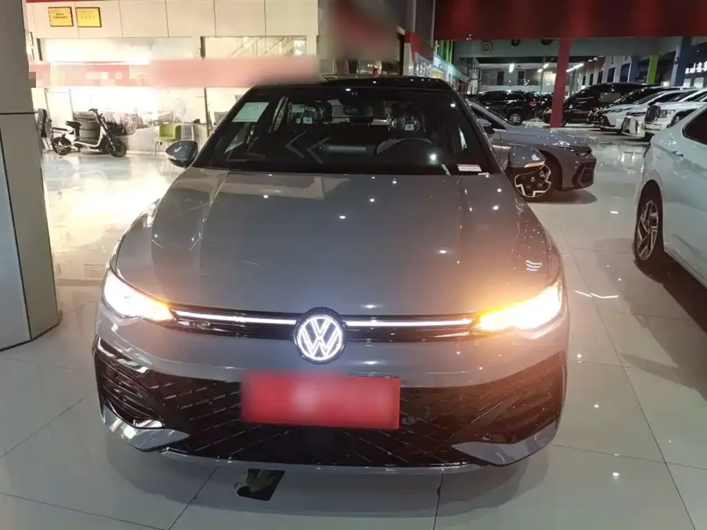 Volkswagen Golf 2025 из CN, фото 3