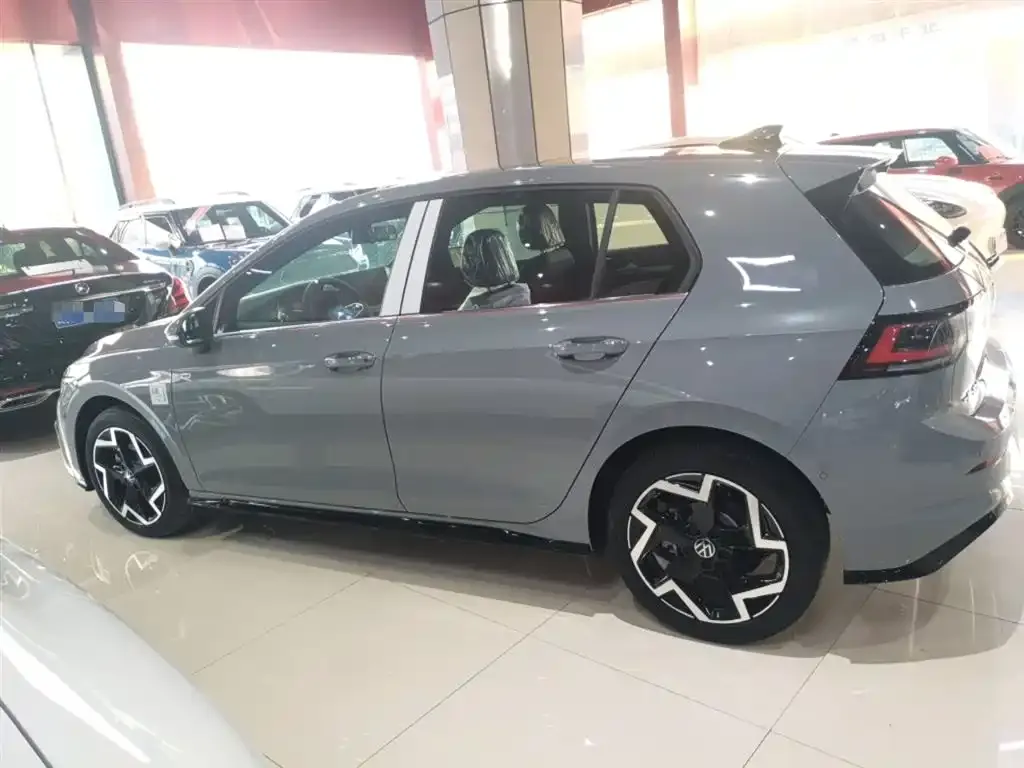 Volkswagen Golf 2025 из CN, фото 5