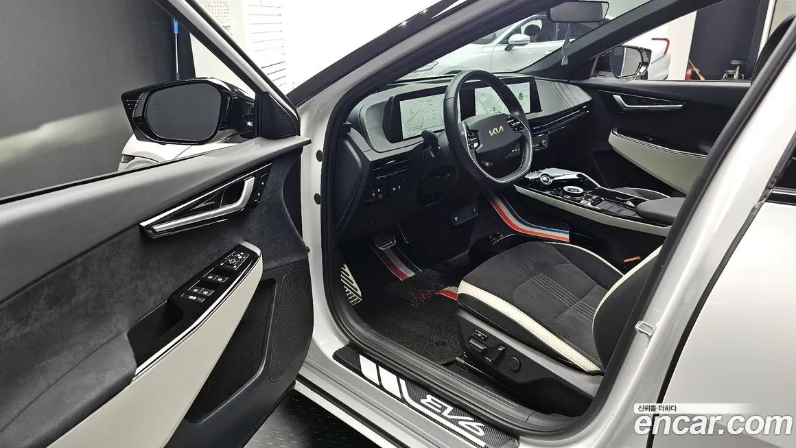 Kia EV6 2023 из KR, фото 10