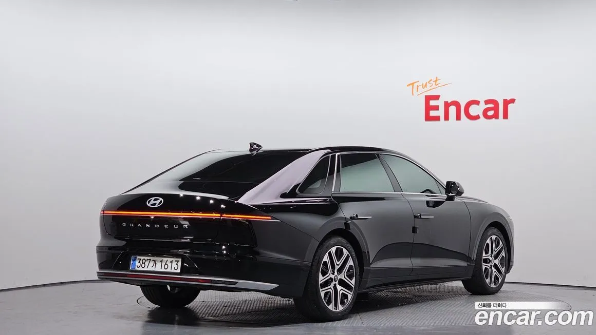 Hyundai Grandeur 2023 из KR, фото 2