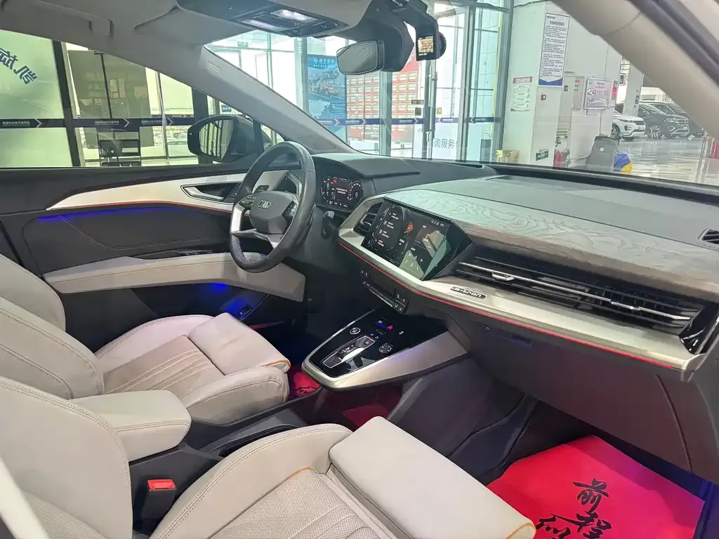 Audi Q5 e-tron 2022 из CN, фото 8