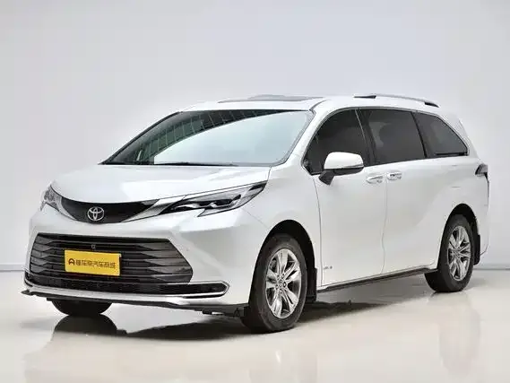 Toyota Sienna 2024 из CN, фото 1
