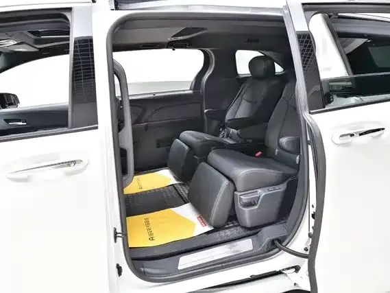 Toyota Sienna 2024 из CN, фото 10