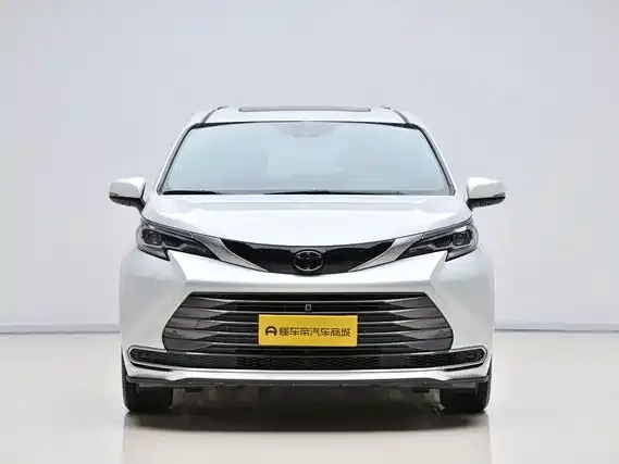 Toyota Sienna 2024 из CN, фото 2