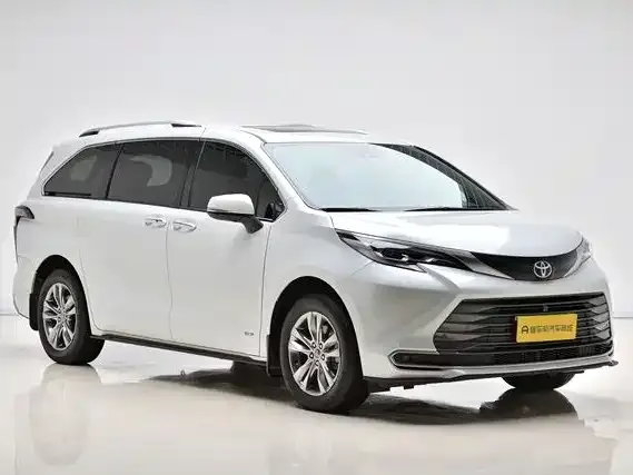 Toyota Sienna 2024 из CN, фото 3