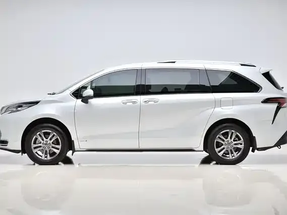 Toyota Sienna 2024 из CN, фото 4
