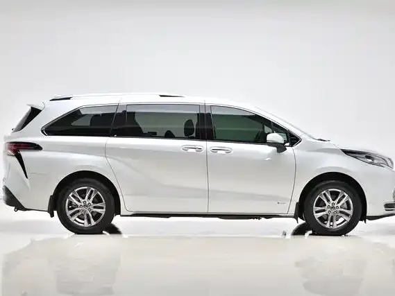 Toyota Sienna 2024 из CN, фото 5
