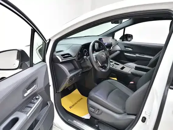 Toyota Sienna 2024 из CN, фото 9