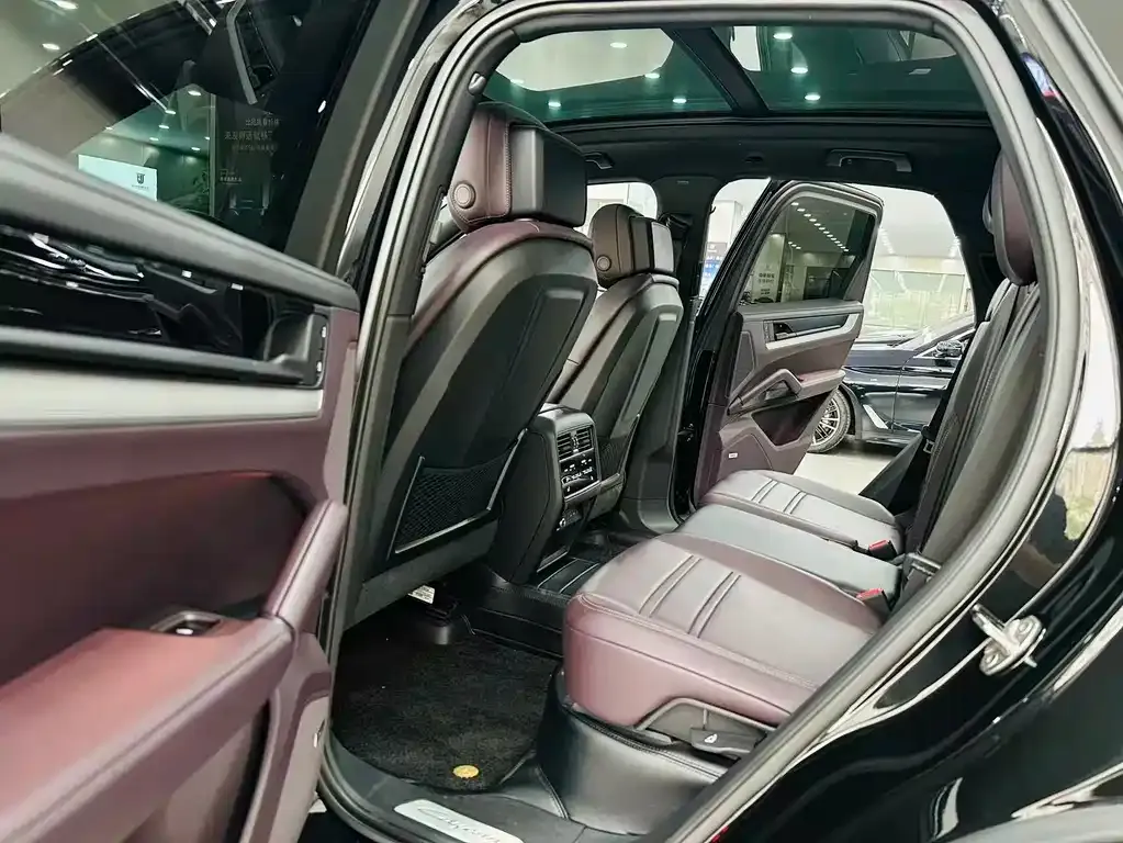 Porsche Cayenne 2024 из CN, фото 7