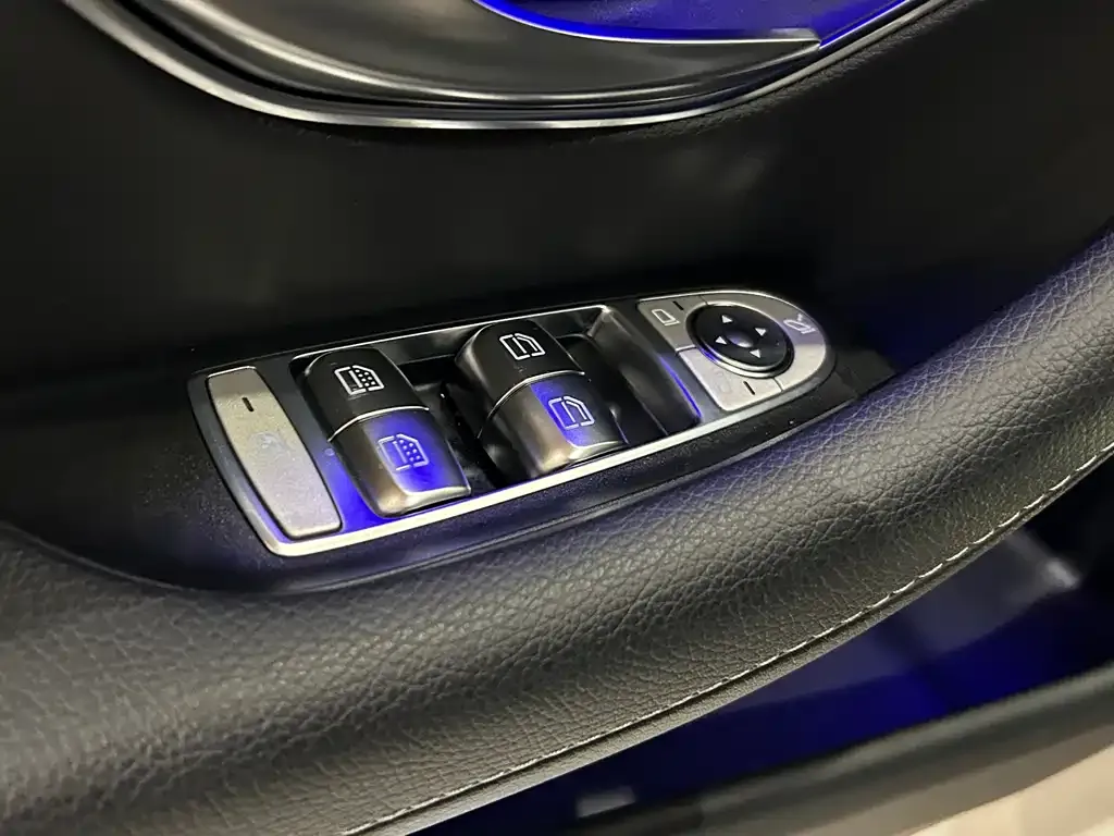 Mercedes-Benz E-Class 2023 из CN, фото 7