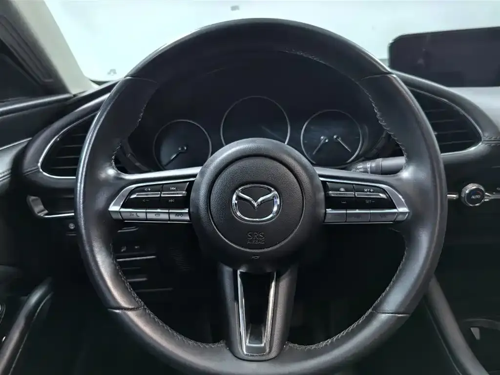 Mazda 3 Axela 2023 из CN, фото 10