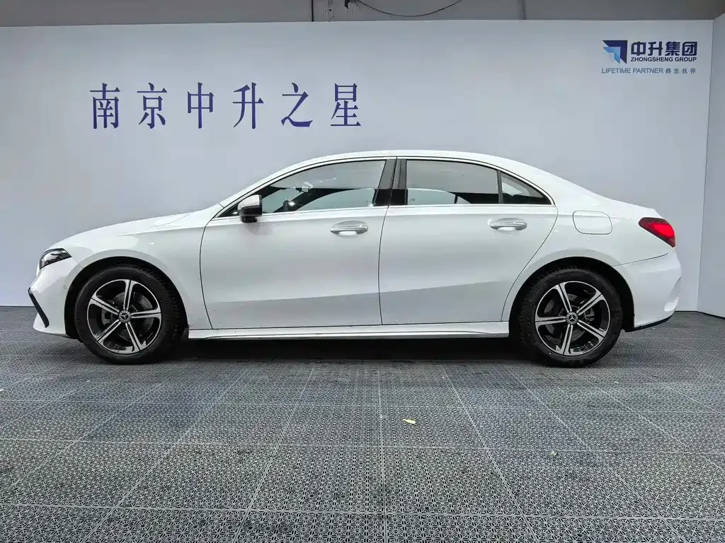 Mercedes-Benz A-Class 2024 из CN, фото 7