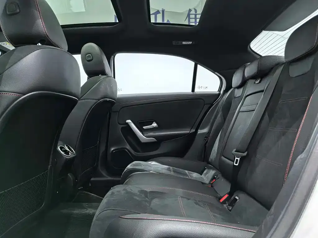 Mercedes-Benz A-Class 2024 из CN, фото 9