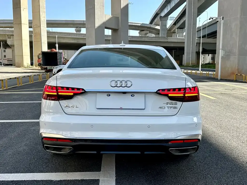Audi A4L 2021 из CN, фото 6