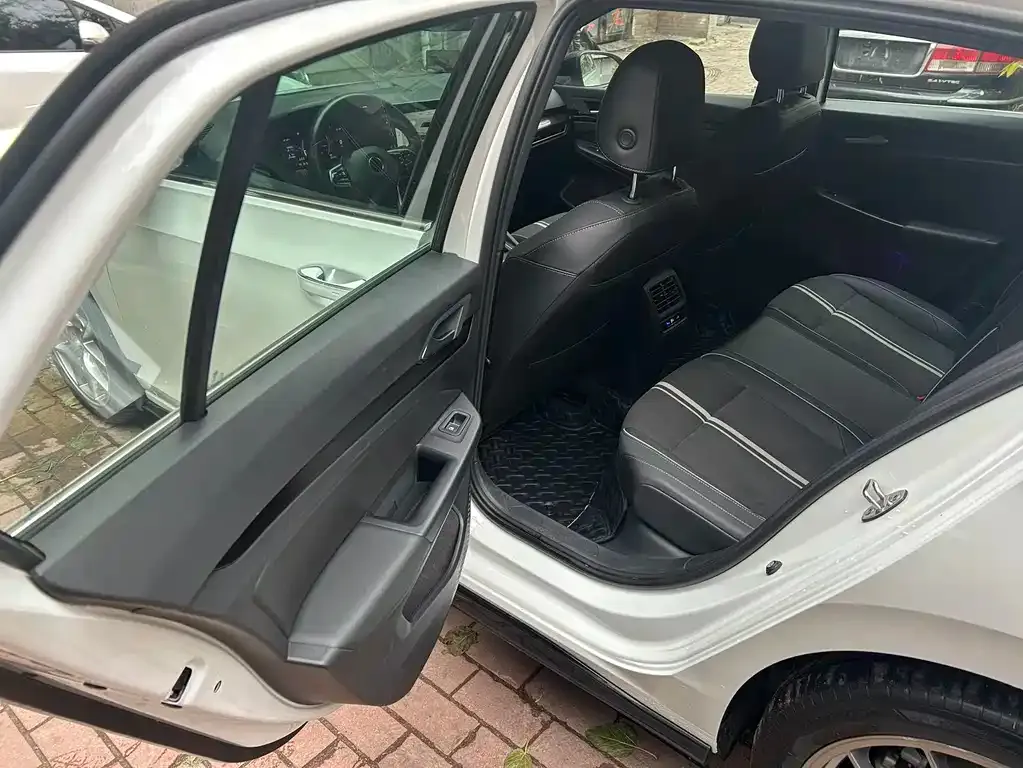 Volkswagen Golf 2021 из CN, фото 9