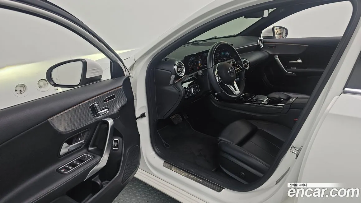 Mercedes-Benz A-Class — фото 10