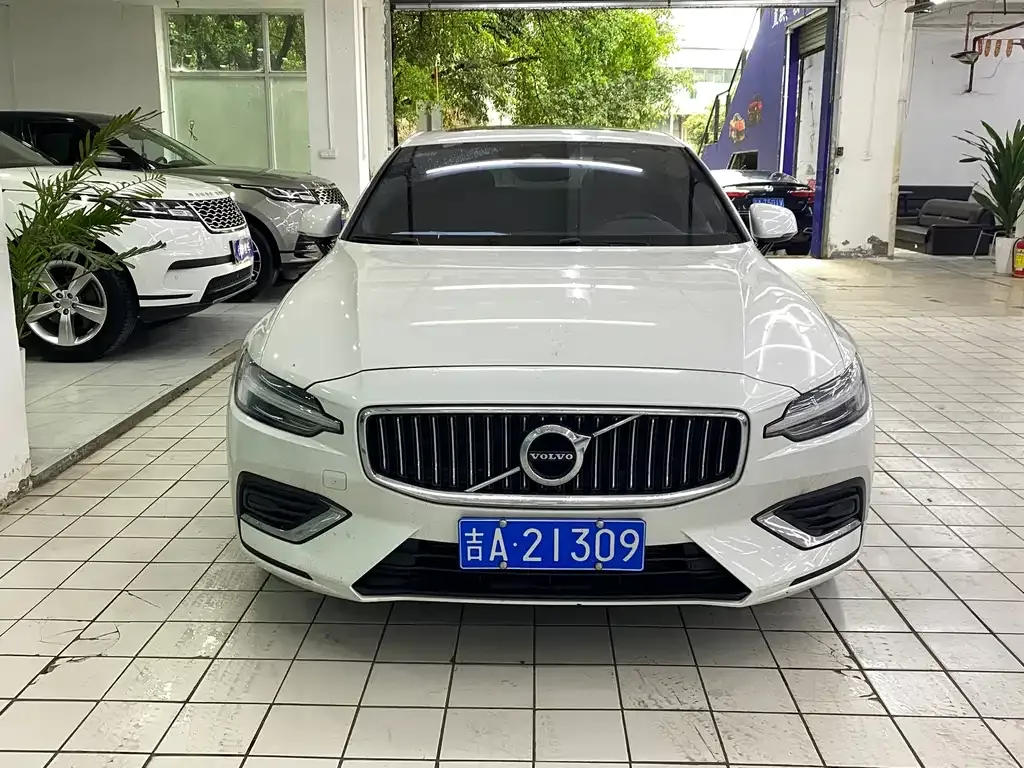 Volvo S60 2021 из CN, фото 1
