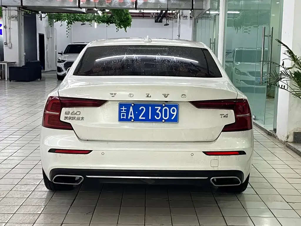 Volvo S60 2021 из CN, фото 5