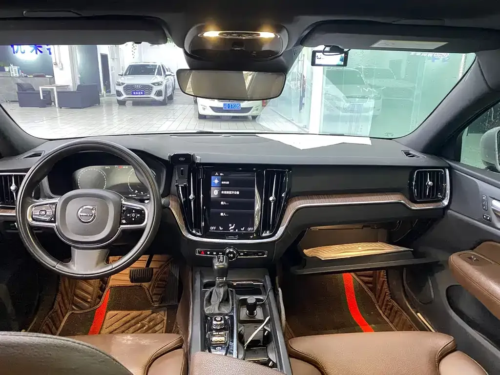 Volvo S60 2021 из CN, фото 6