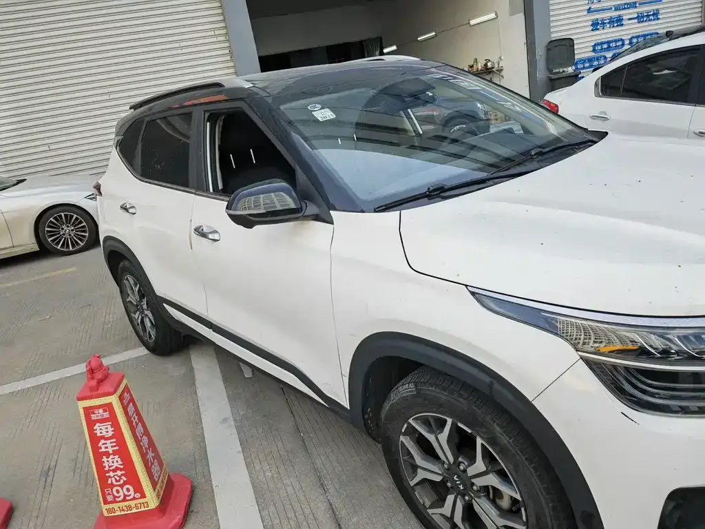 Kia KX3 2021 из CN, фото 2