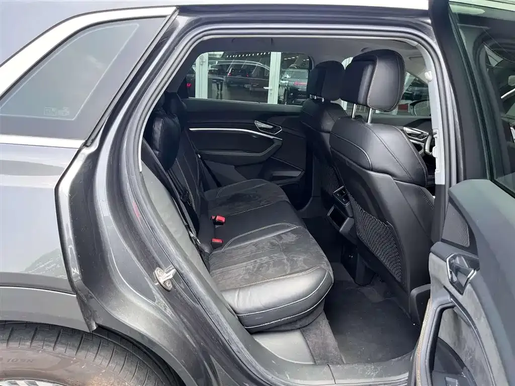 Audi e-tron 2025 из CN, фото 6