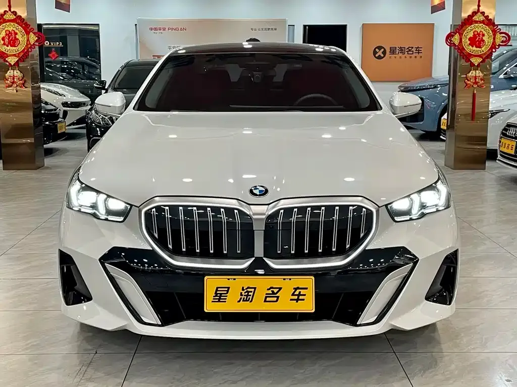 BMW 5 Series 2025 из CN, фото 2