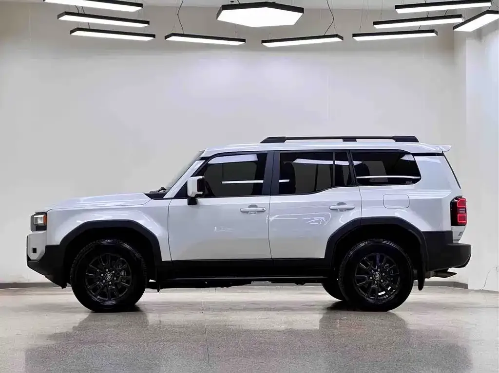 Toyota Prado — фото 4