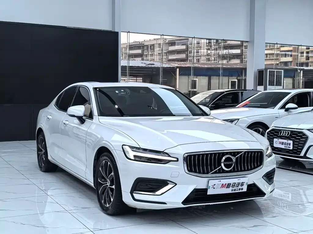 Volvo S60 2021 из CN, фото 3