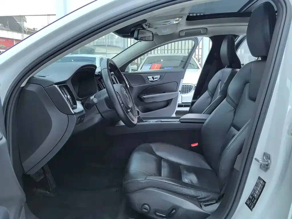 Volvo S60 2021 из CN, фото 5