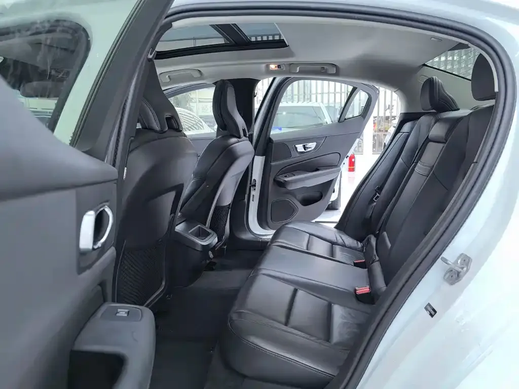 Volvo S60 2021 из CN, фото 9