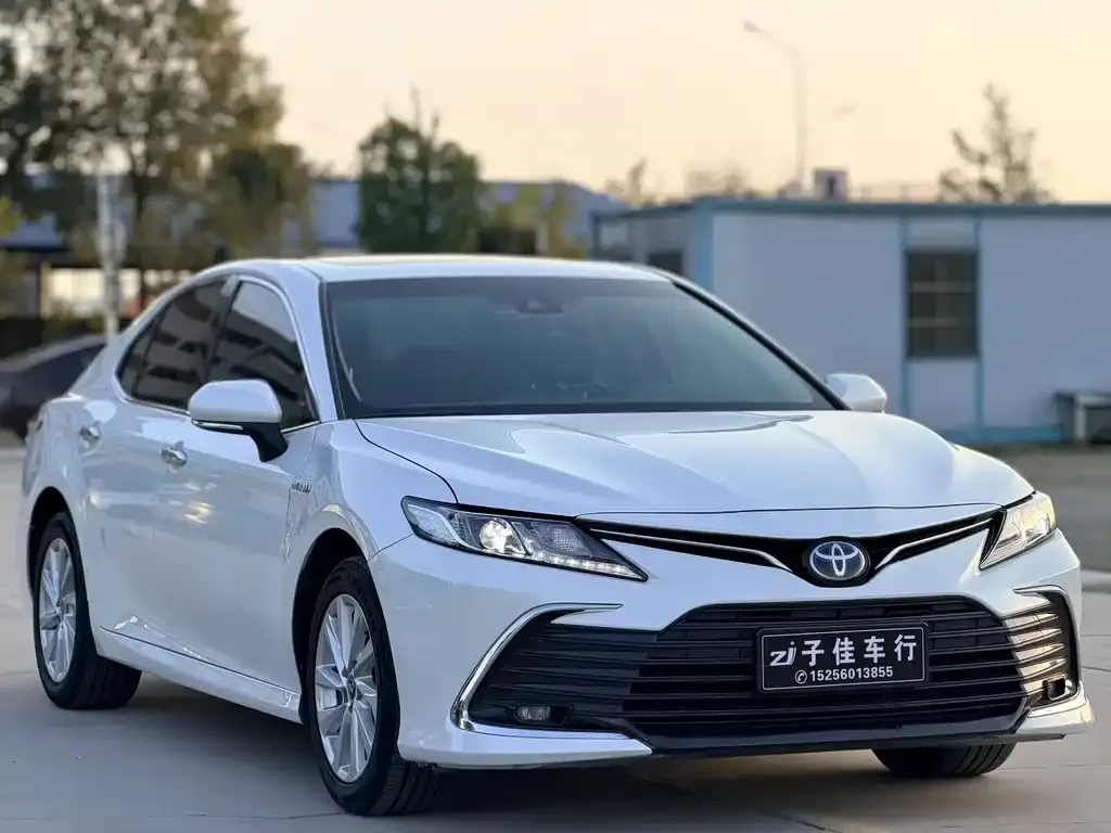 Toyota Camry 2022 из CN, фото 2