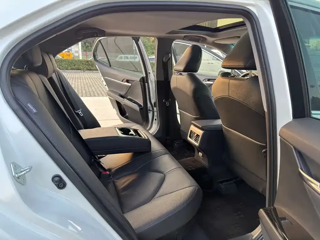 Toyota Camry 2022 из CN, фото 8