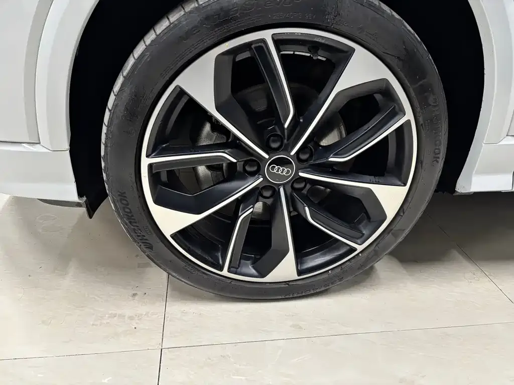 Audi Q2L 2024 из CN, фото 2