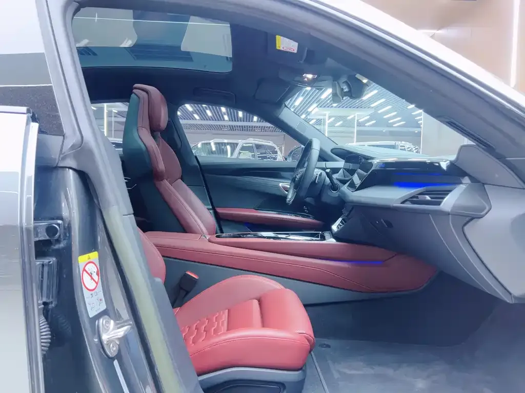 Audi e-tron GT 2024 из CN, фото 4
