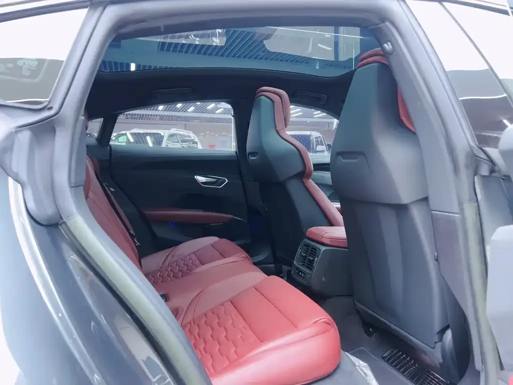 Audi e-tron GT 2024 из CN, фото 7